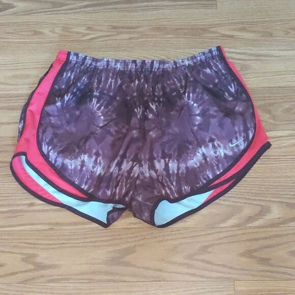 Nike DRI Fit running workout  shorts
Sz L
EUC - Picture 1 of 4